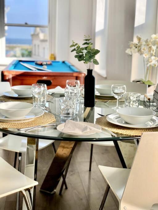 Royal Harbour Retreat Sea Views & Pool Table Appartement Ramsgate Buitenkant foto