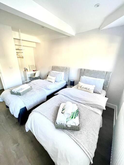 Royal Harbour Retreat Sea Views & Pool Table Appartement Ramsgate Buitenkant foto