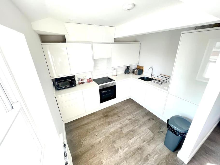 Royal Harbour Retreat Sea Views & Pool Table Appartement Ramsgate Buitenkant foto